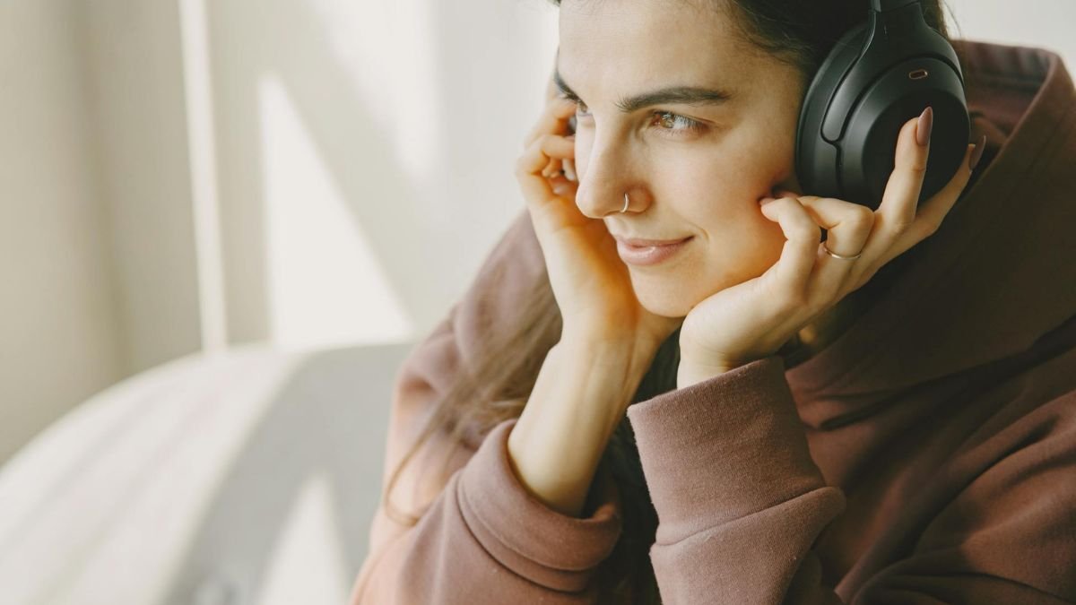 Psychologists Explain Why the Songs You Loved Between Thirteen and Eighteen Feel More Emotional at Sixty